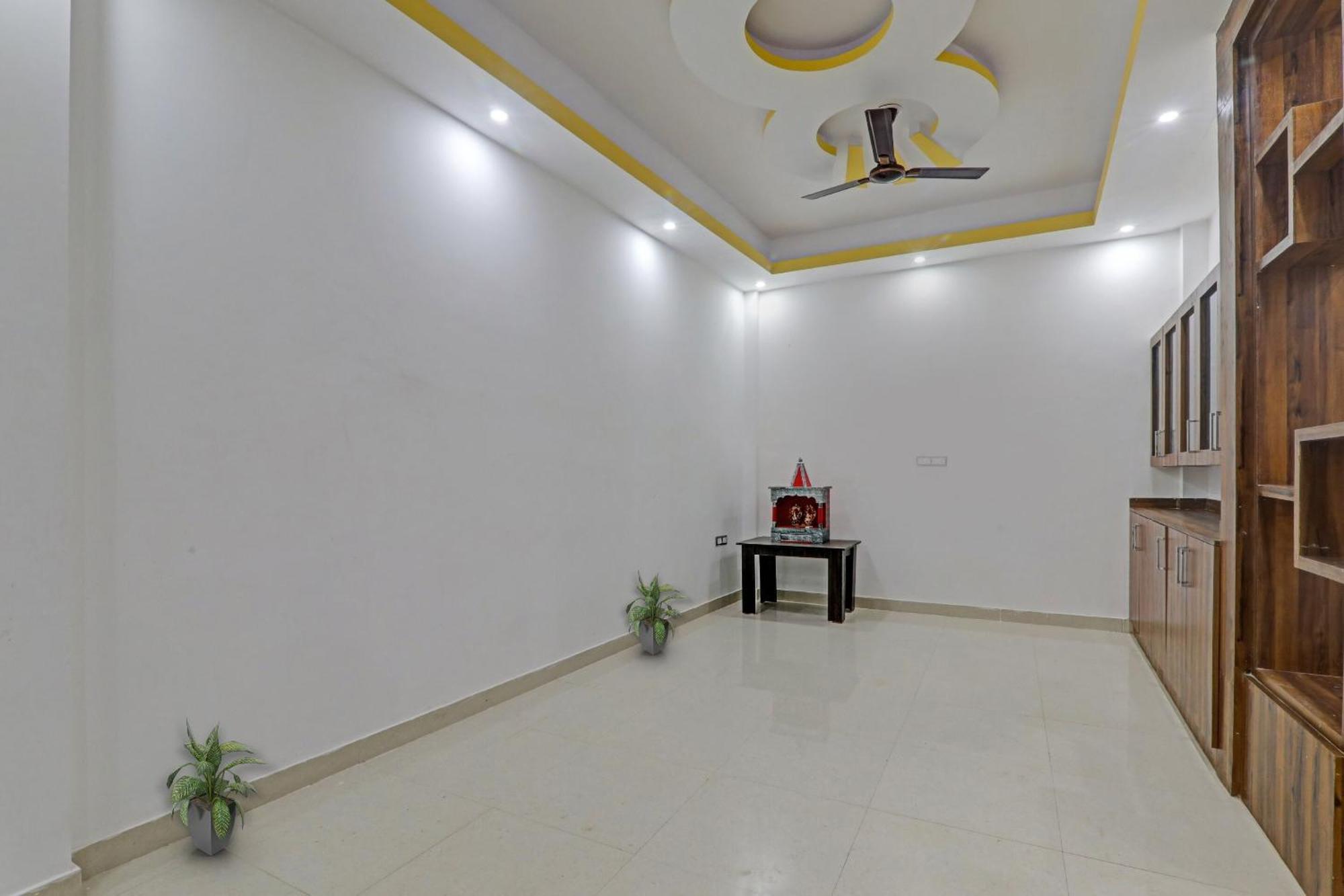 Townhouse Relax Inn Chinhat Bagian luar foto