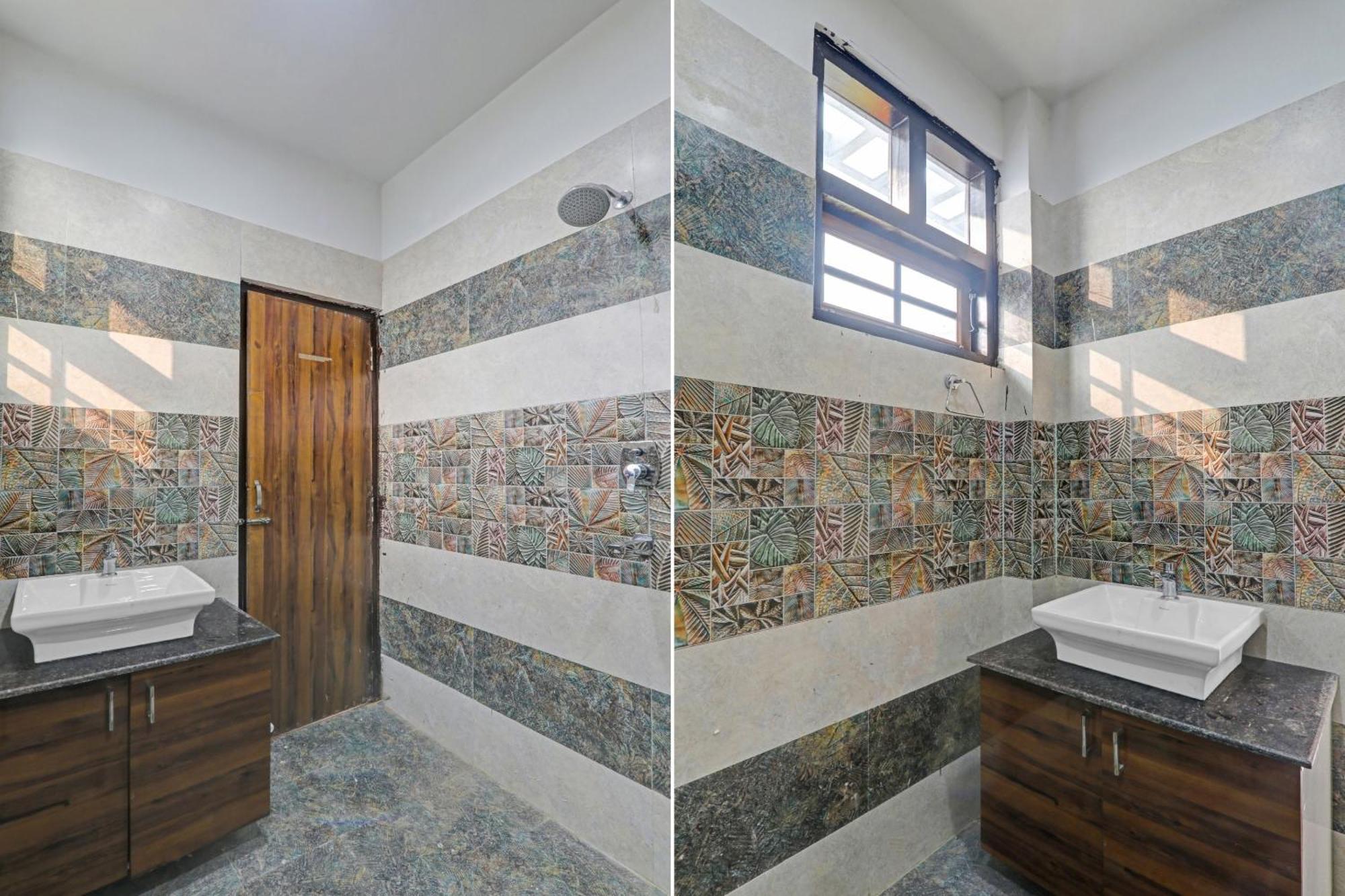 Townhouse Relax Inn Chinhat Bagian luar foto